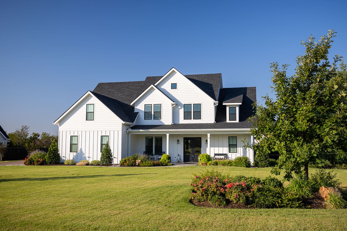 Residential landscape front yard green lawn landscape beds 2