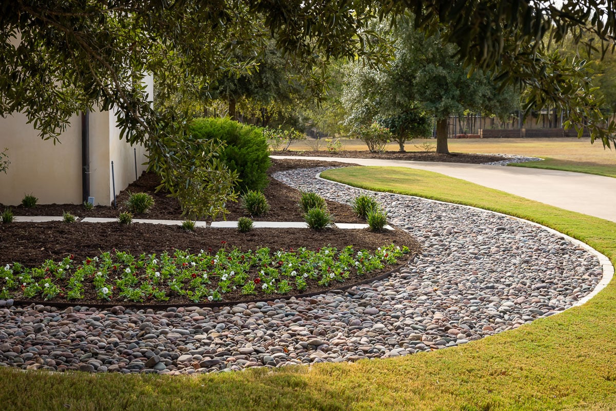 residential property landscape beds with annuals 